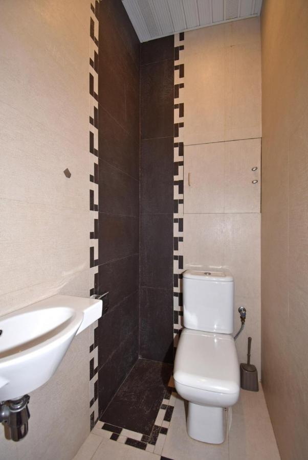 Прекрасная 4-Ех Комнатная Квартира В Самом Центре Yerevan Exterior photo